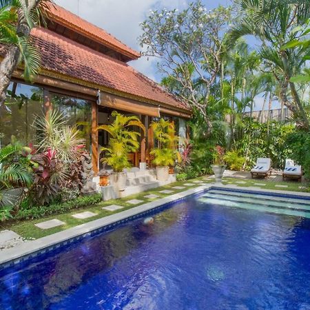 Heart Of Seminyak, 2Br, Sleeps 4, Walk To Bintang Villa Exteriör bild
