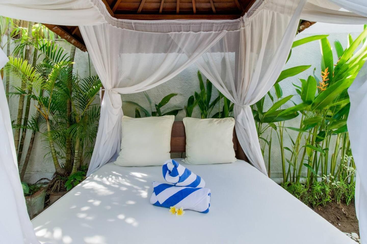 Heart Of Seminyak, 2Br, Sleeps 4, Walk To Bintang Villa Exteriör bild