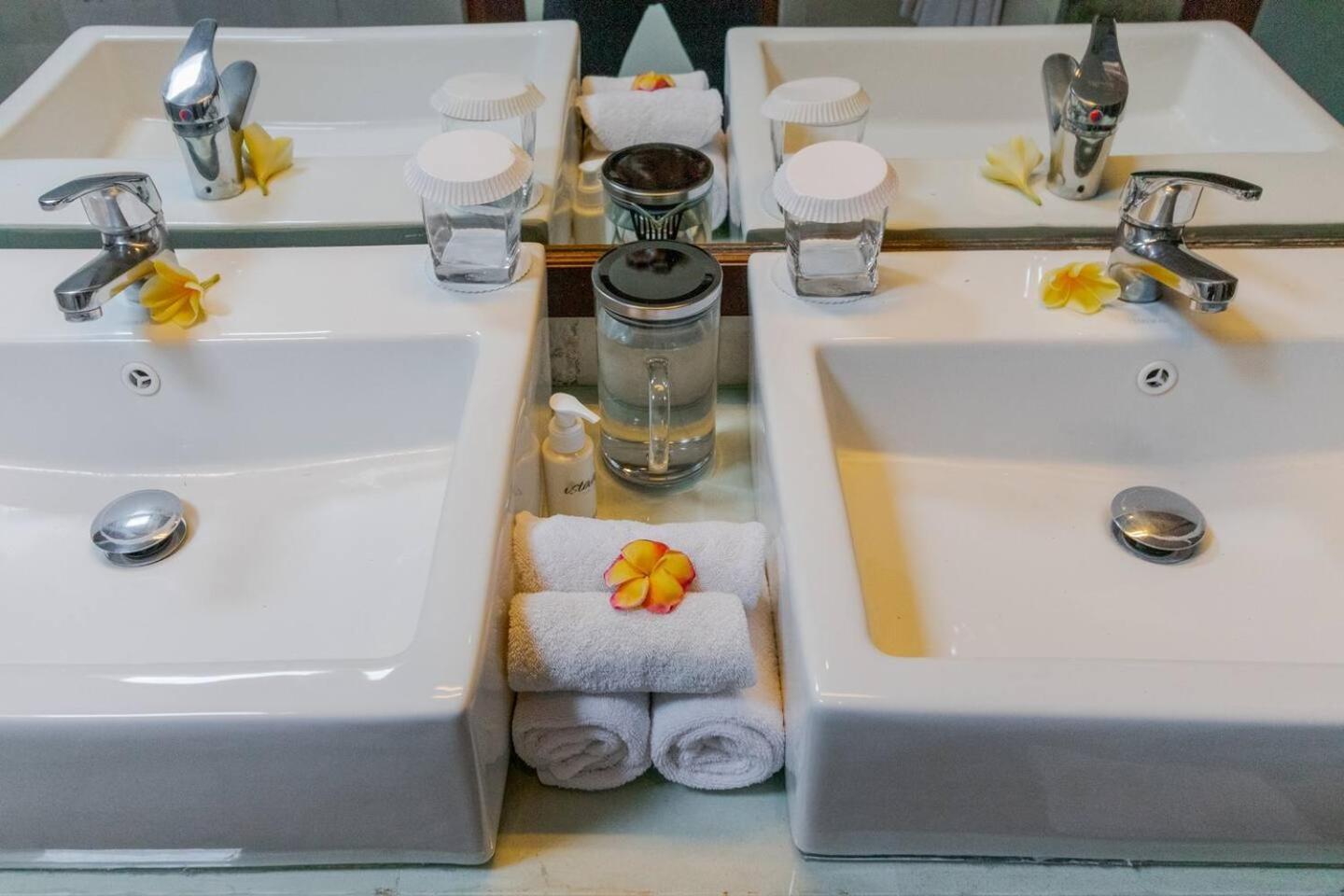 Heart Of Seminyak, 2Br, Sleeps 4, Walk To Bintang Villa Exteriör bild