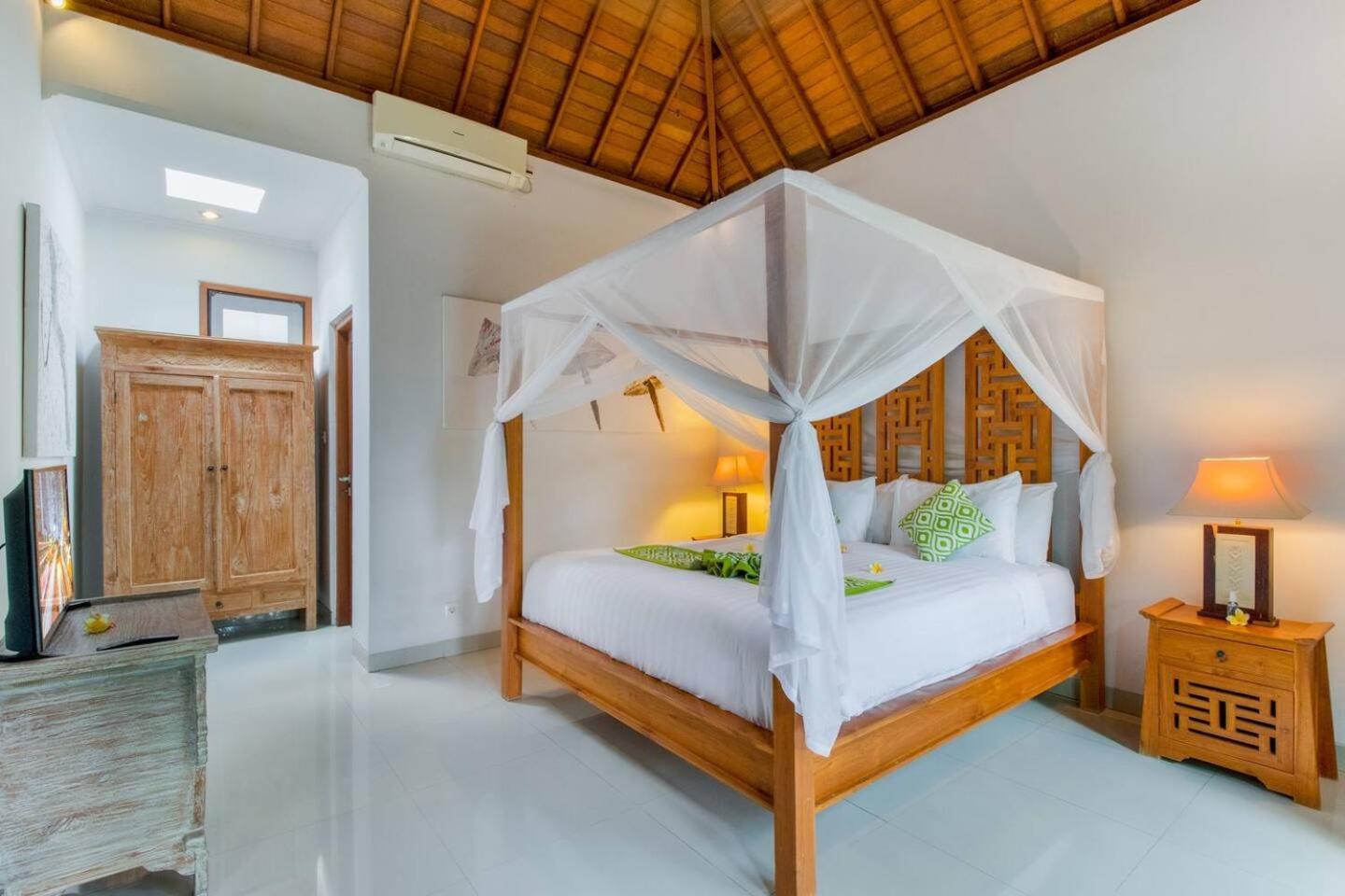 Heart Of Seminyak, 2Br, Sleeps 4, Walk To Bintang Villa Exteriör bild