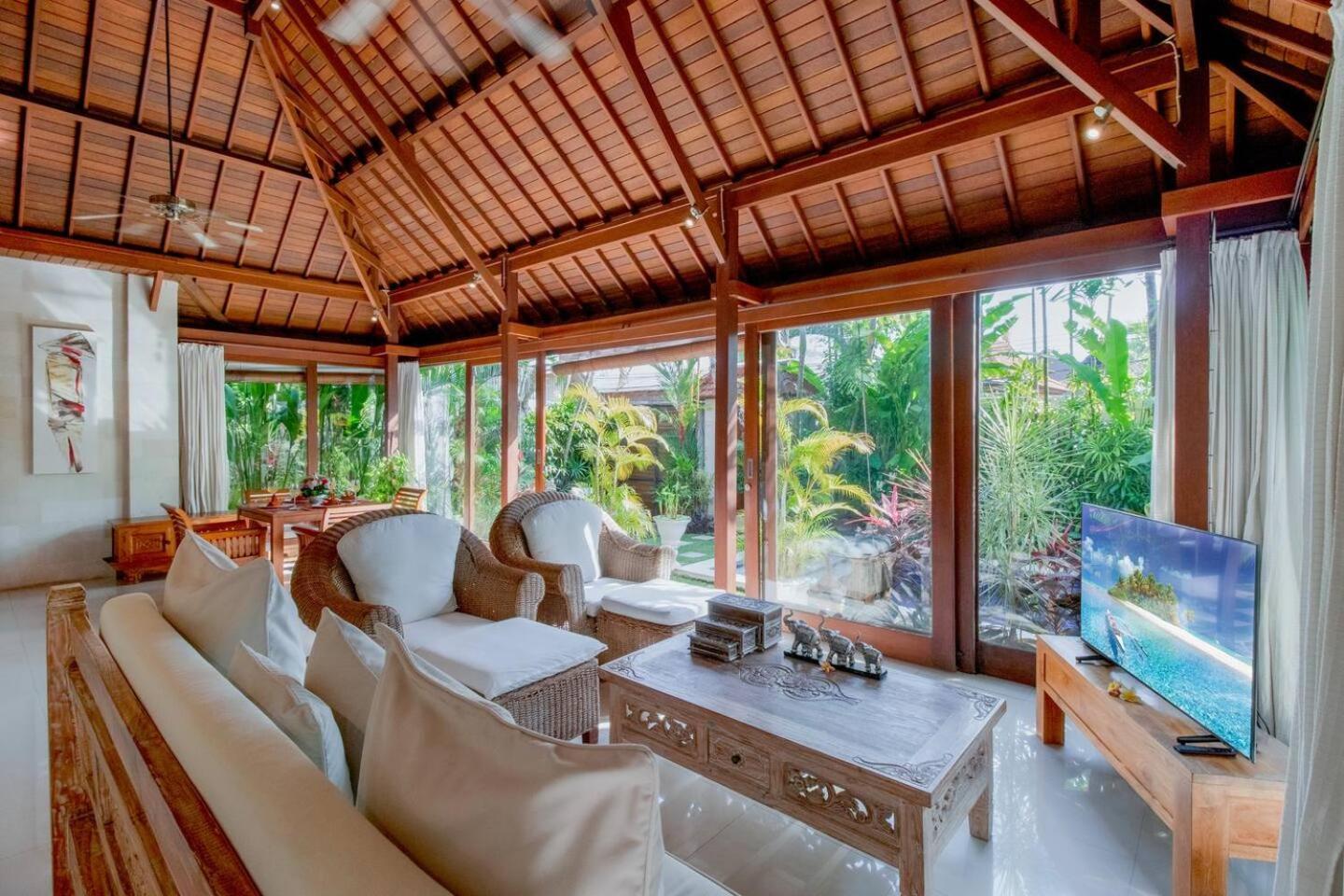 Heart Of Seminyak, 2Br, Sleeps 4, Walk To Bintang Villa Exteriör bild