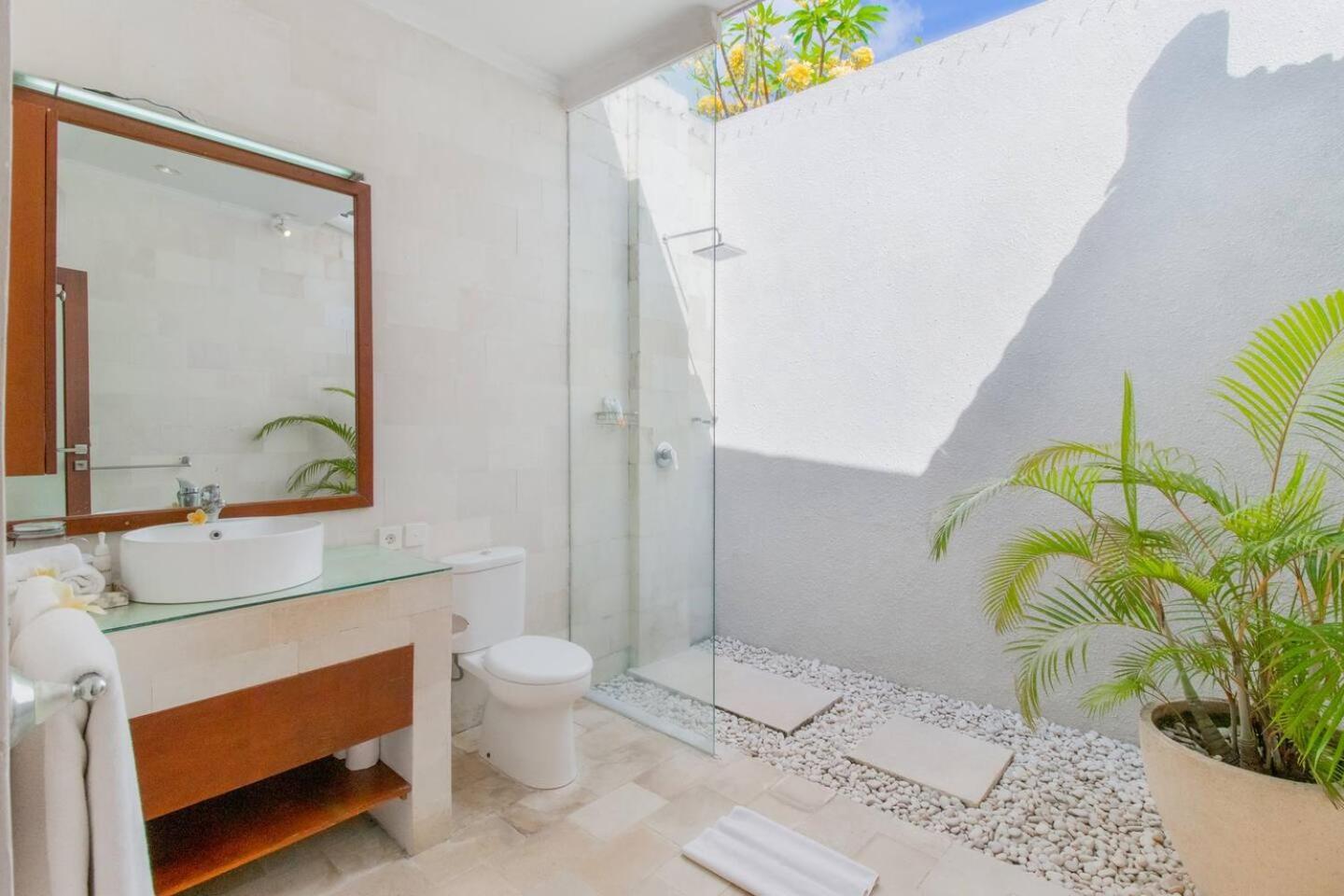 Heart Of Seminyak, 2Br, Sleeps 4, Walk To Bintang Villa Exteriör bild