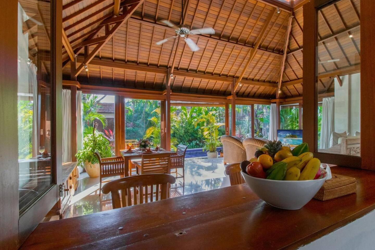 Heart Of Seminyak, 2Br, Sleeps 4, Walk To Bintang Villa Exteriör bild