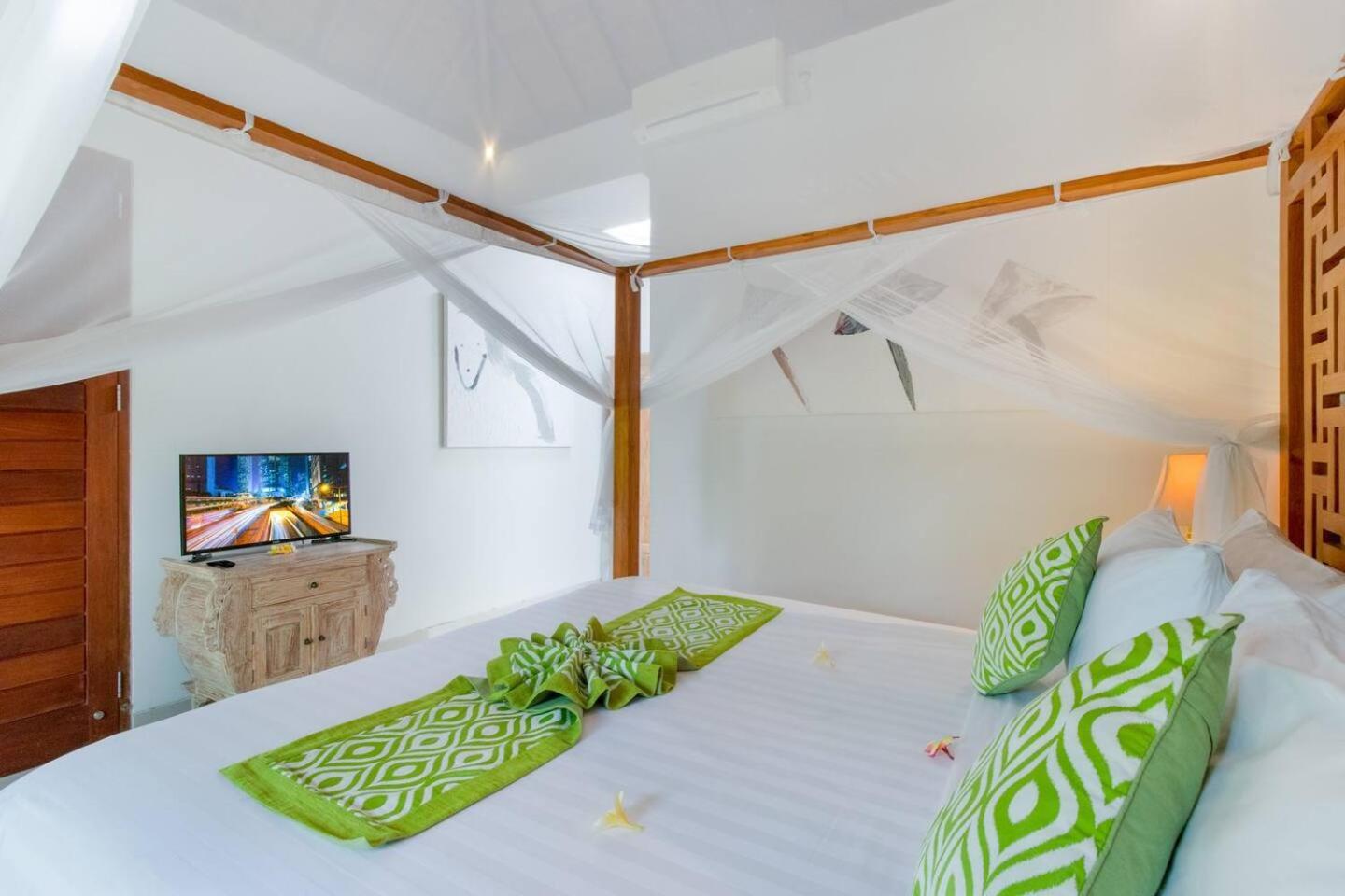 Heart Of Seminyak, 2Br, Sleeps 4, Walk To Bintang Villa Exteriör bild